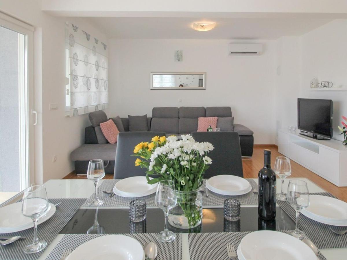 Luxury Xxl Apartment Макарска Екстериор снимка